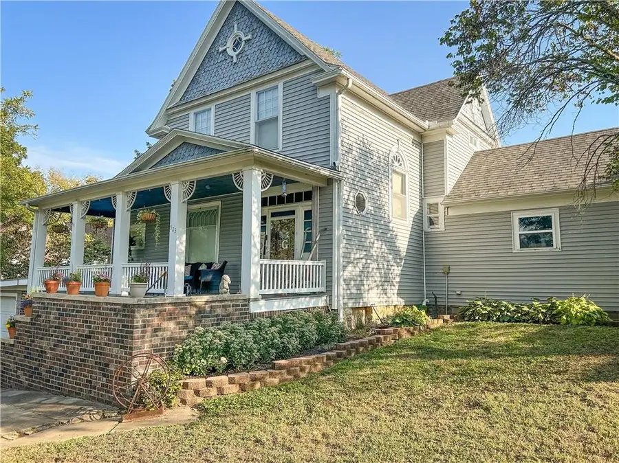523 Walnut Street, Mound City, KS 66056 - #2