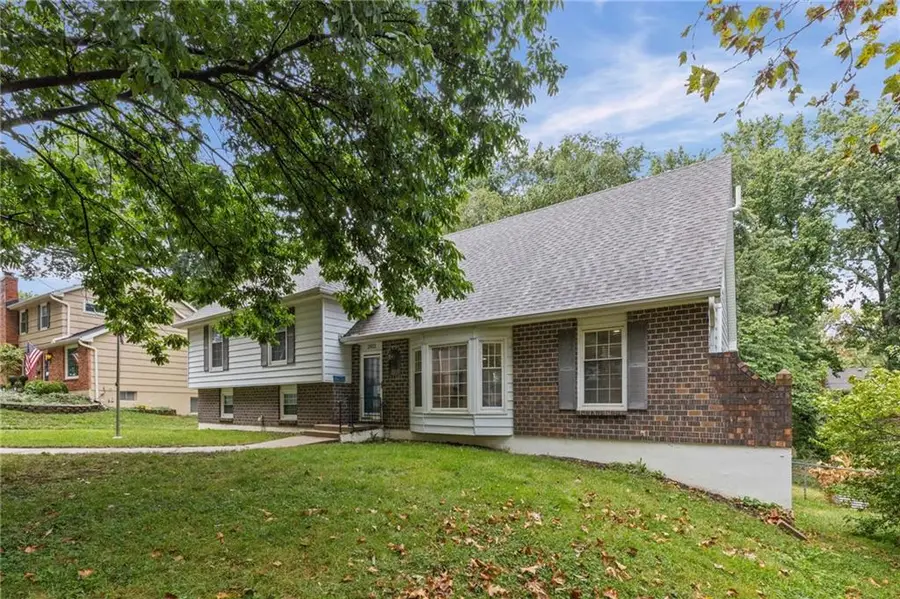 2612 NE 69th Street, Gladstone, MO 64119 - #2