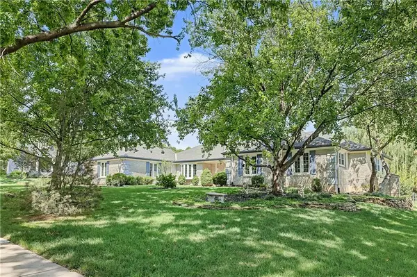 8311 Juniper Street, Prairie Village, KS 66207