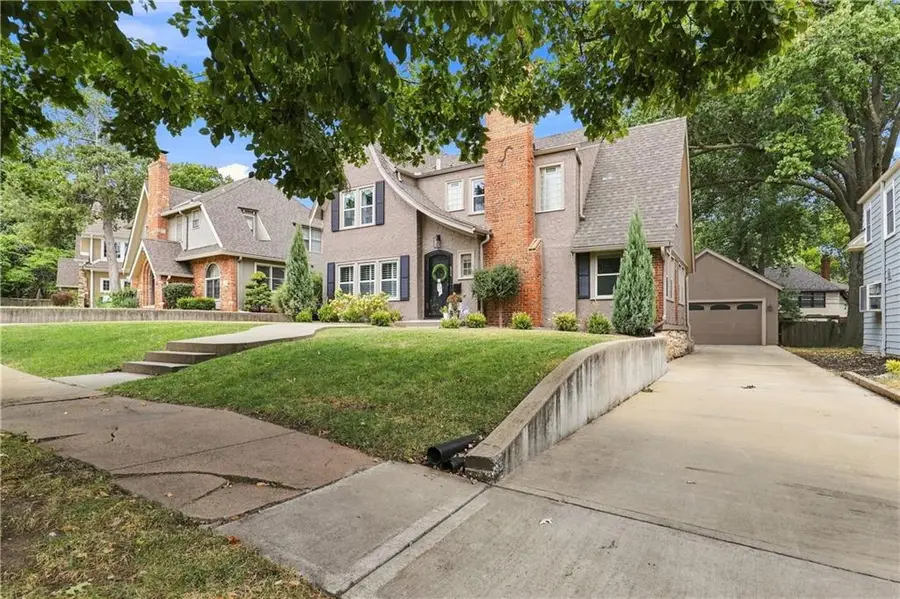 624 W Dartmouth Road, Kansas City, MO 64113 - #3