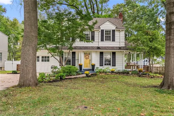5233 Nall Avenue, Roeland Park, KS 66202