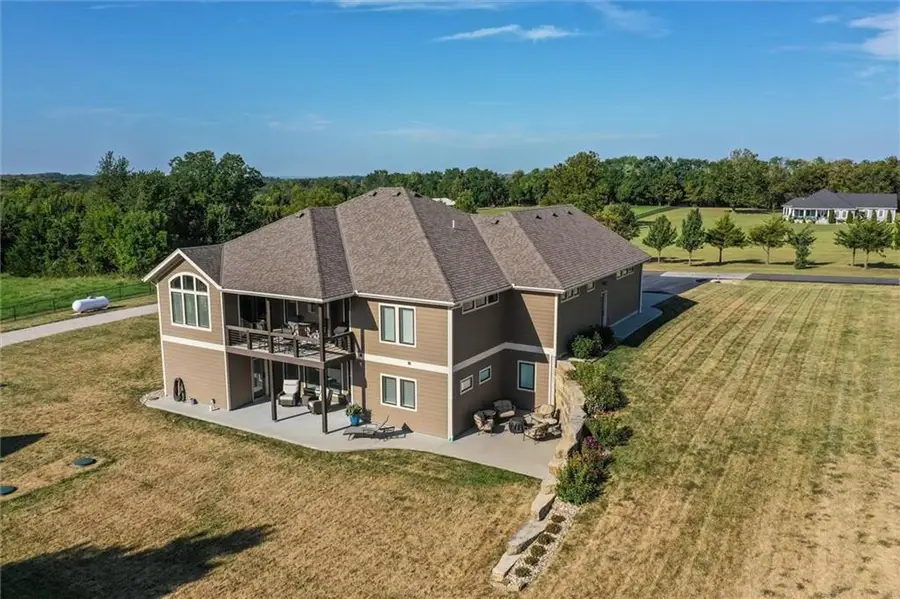 26009 S Summit Road, Harrisonville, MO 64701 - #2