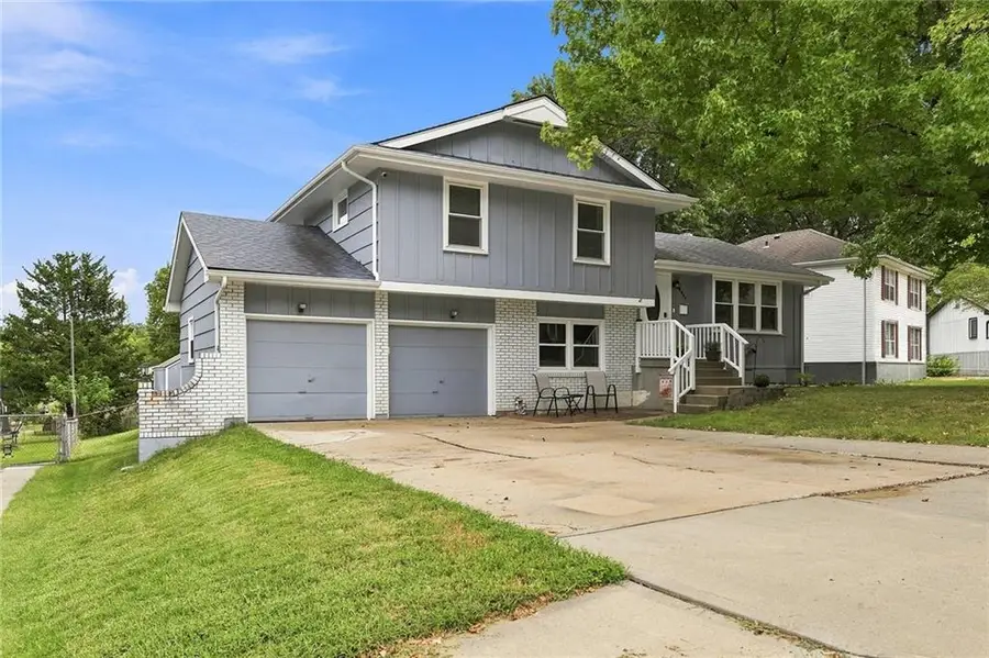 8517 Evanston Avenue, Raytown, MO 64133 - #2