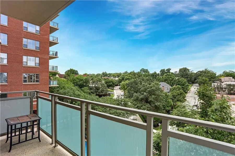 4950 Central Street #302, Kansas City, MO 64112 - #3