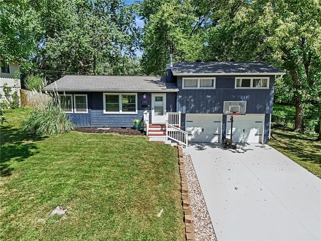 2208 NE 60th Terrace, Gladstone, MO 64118 - #1
