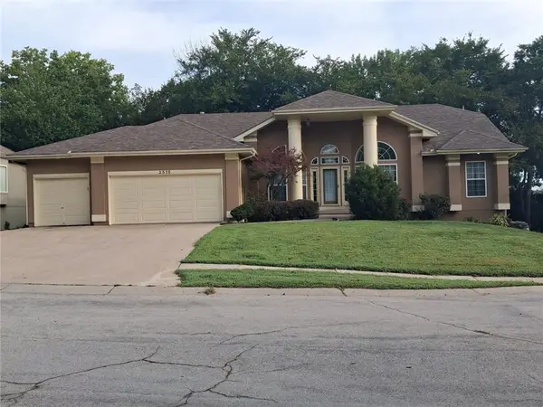 2518 SW Wintervalley Court, Lee's Summit, MO 64081