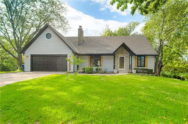 6655 Oak Ridge Drive, Shawnee, KS 66217
