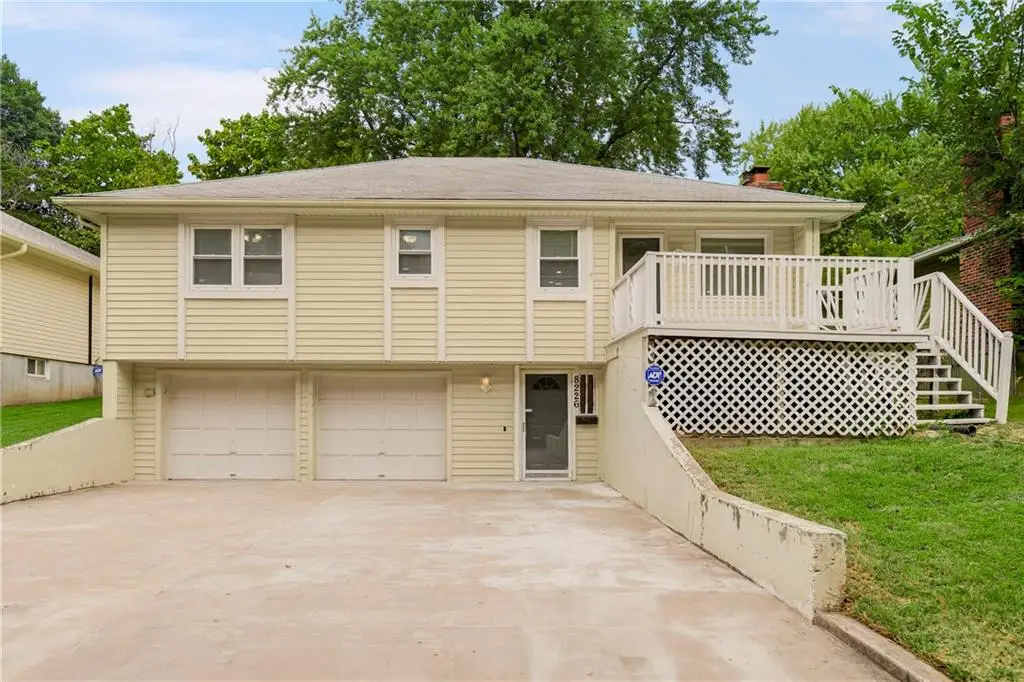 8226 Mcgee Street, Kansas City, MO 64114 - #1