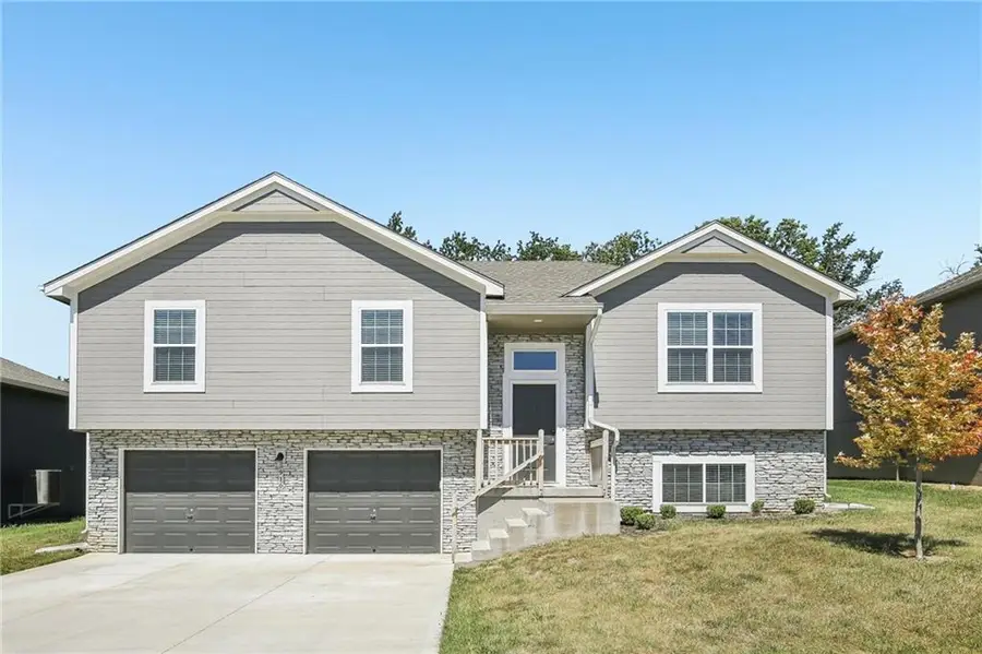 910 NW Hilltop Lane, Grain Valley, MO 64029 - #2