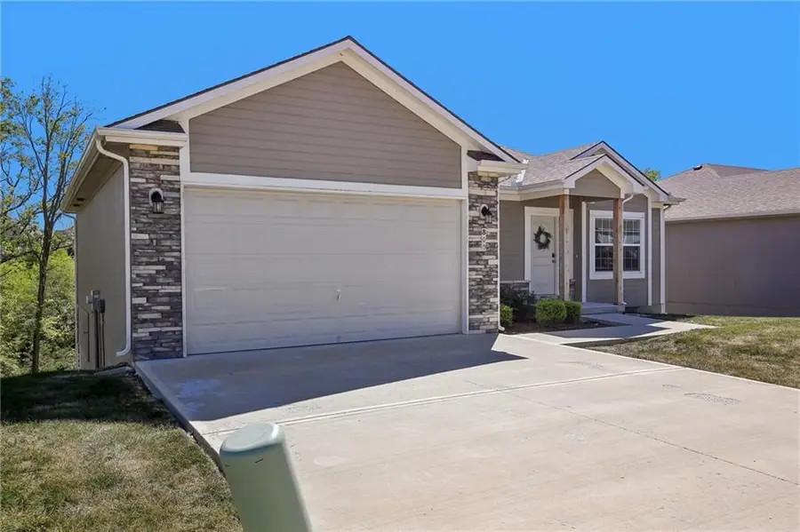 800 NW Pampas Street, Pleasant Hill, MO 64080 - #3