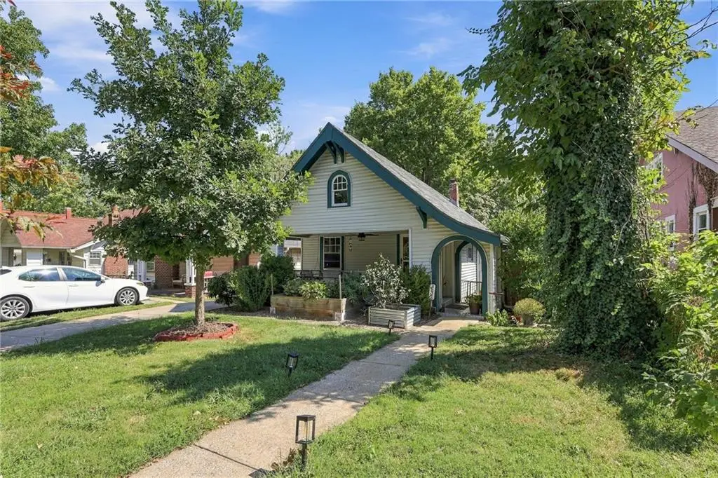 3823 Genessee Street, Kansas City, MO 64111 - #1
