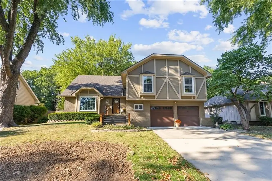 1728 E Sleepy Hollow Drive, Olathe, KS 66062 - #2