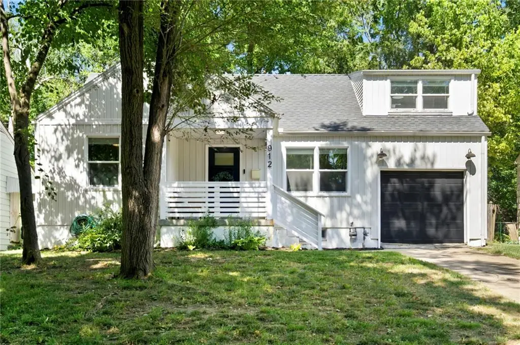 912 E 78th Street, Kansas City, MO 64131 - #1