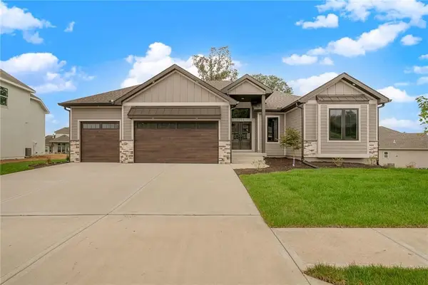 13686 Lookout Circle, Parkville, MO 64079