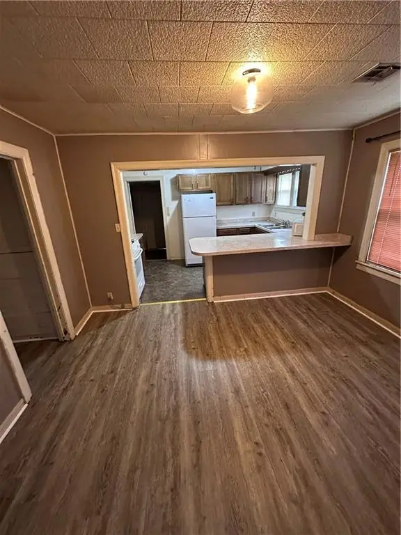 1306 W 2nd Street, Coffeyville, KS 67337 - #2