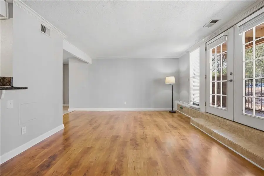 4727 Jarboe Street #41, Kansas City, MO 64112 - #3