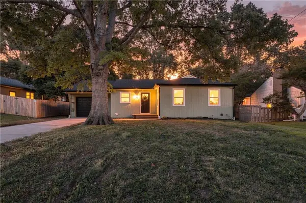 7907 Reinhardt Lane, Prairie Village, KS 66204