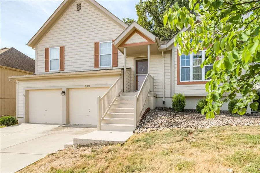 519 E 123rd Terrace, Kansas City, MO 64145 - #2