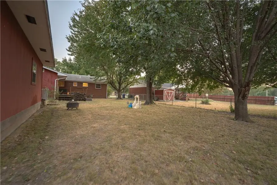 2206 W 1st Street, Coffeyville, KS 67337 - #3
