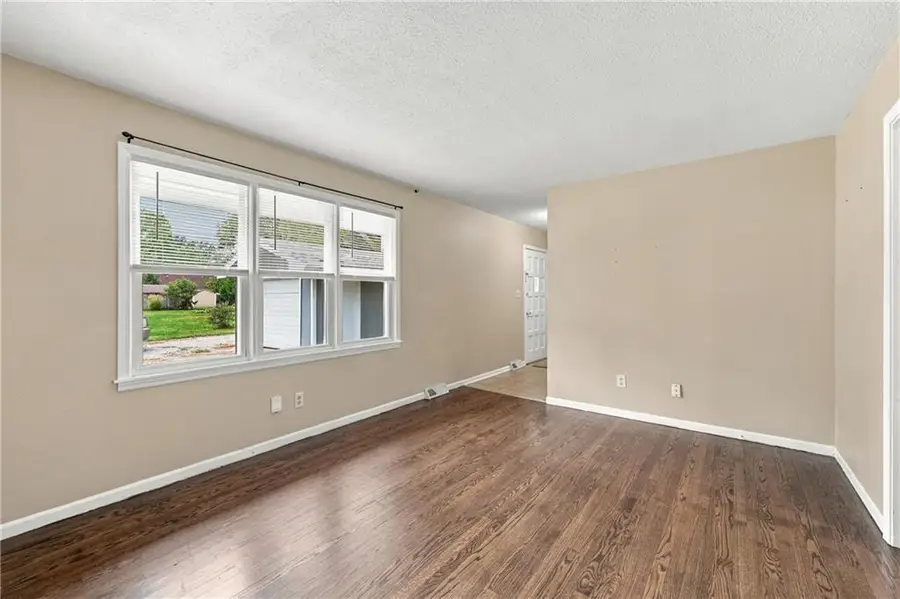 313 SW 18th Terrace, Blue Springs, MO 64015 - #3