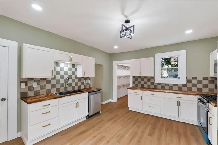 6309 S 3rd Street, Saint Joseph, MO 64504 - #3