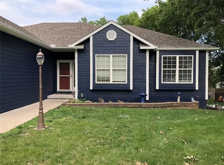 8699 Penner Avenue, De Soto, KS 66018 - #2