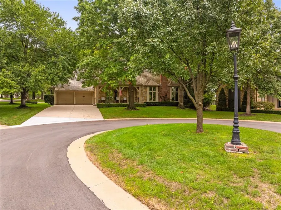 61 Le Mans Court, Prairie Village, KS 66208 - #2