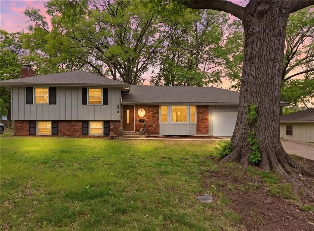 6316 Hedges Avenue, Raytown, MO 64133 - #1