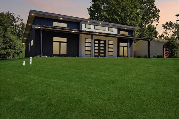 1013 E 10th Street, Carrollton, MO 64633