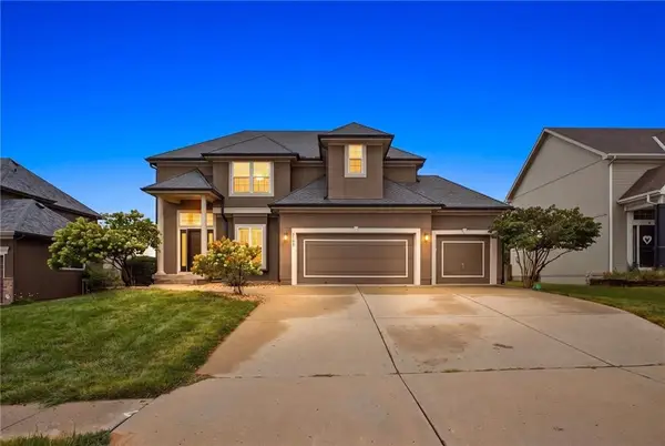 5703 NW 93rd Street, Kansas City, MO 64154