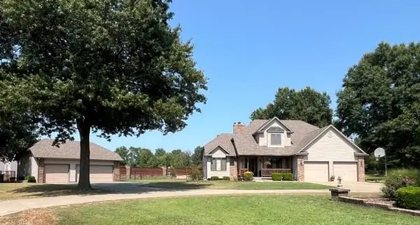 1701 E 14th Street, Pittsburg, KS 66762