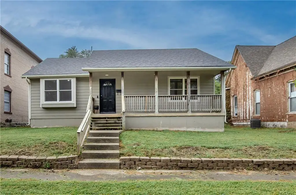 407 W Peoria Street, Paola, KS 66071 - #1
