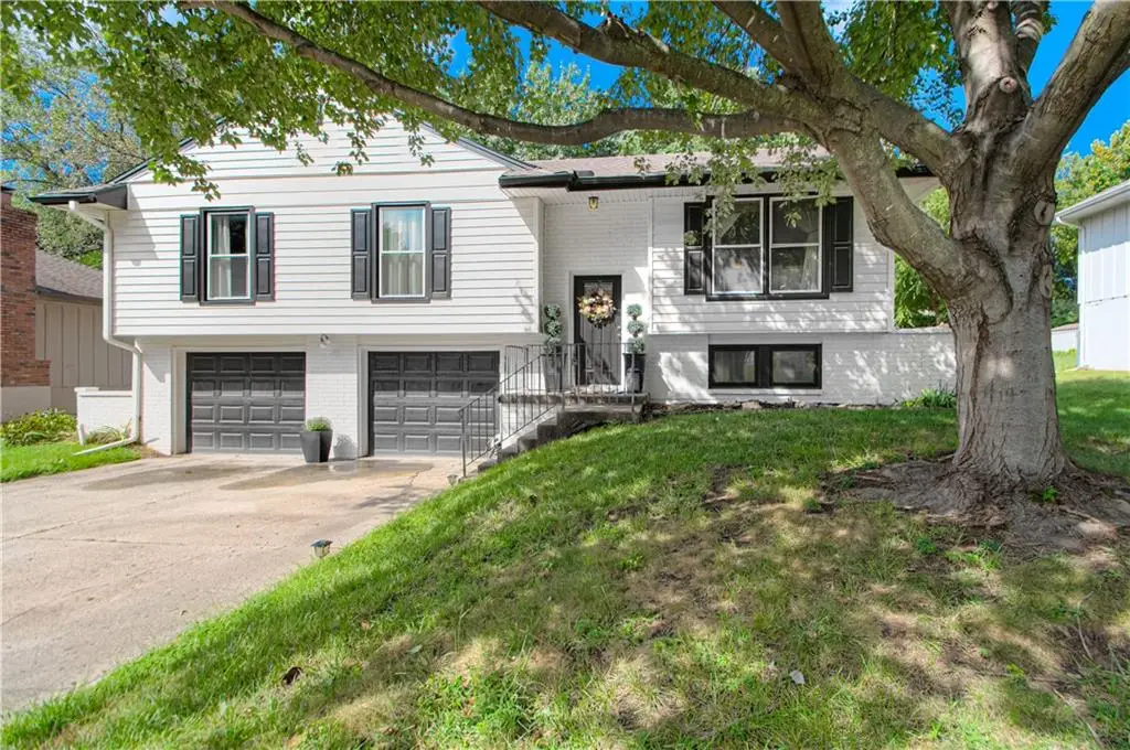 912 Canterbury Lane, Liberty, MO 64068 - #1