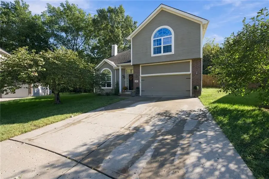 18207 Rollins Drive, Smithville, MO 64089 - #2
