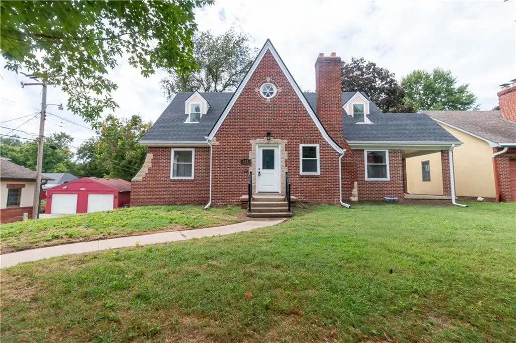 412 N 25th Street, Saint Joseph, MO 64501 - #1