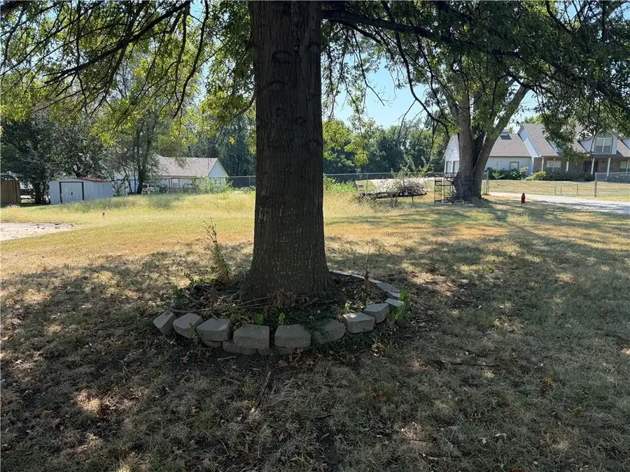 301 10th Ave Circle N, Greenwood, MO 64034 - #2