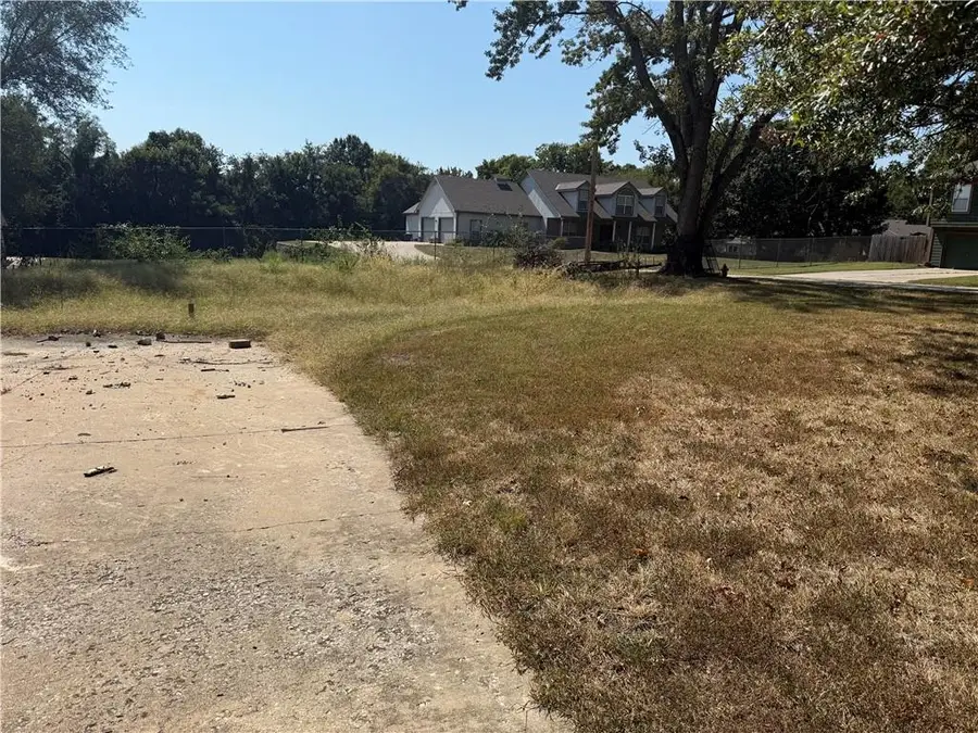301 10th Ave Circle N, Greenwood, MO 64034 - #3