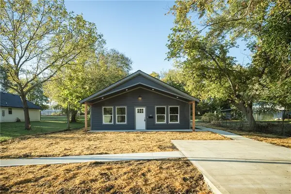 305 E Pacific Street, Holden, MO 64040