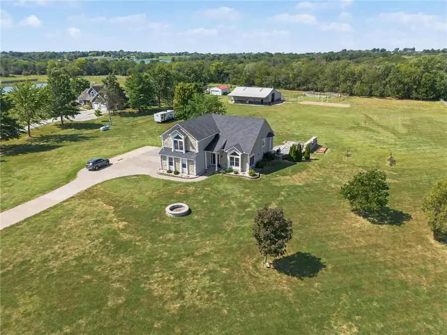 19006 S Prairie Lane, Raymore, MO 64083 - #2