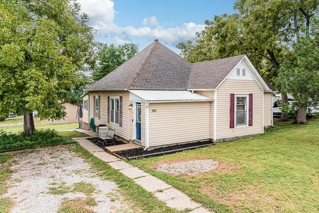 301 W Lake Street, McLouth, KS 66054 - #1