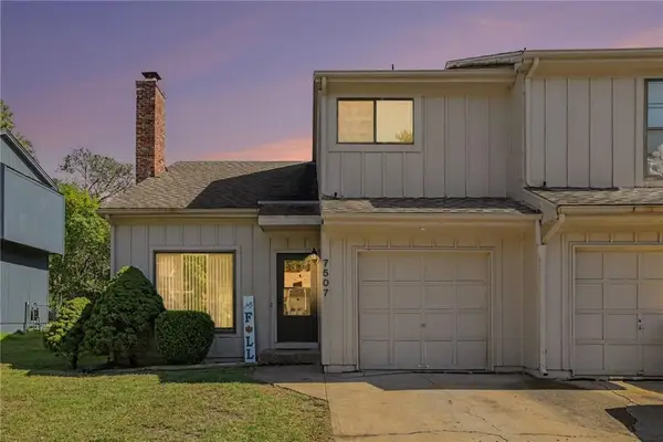 7507 Long Avenue, Lenexa, KS 66216