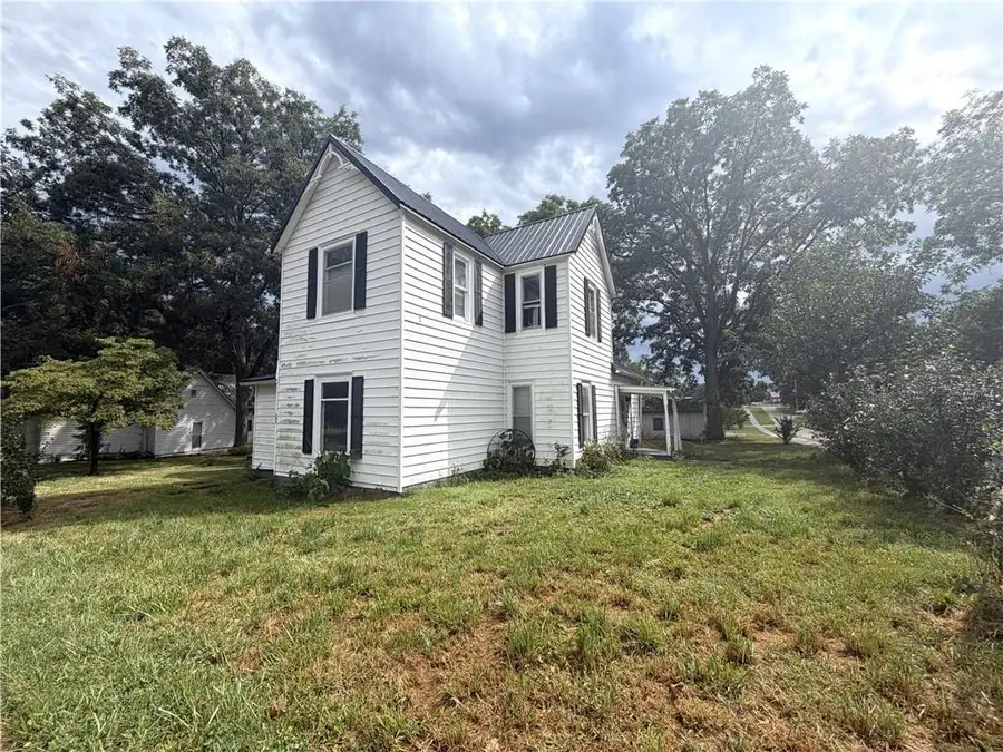 305 Mansur Street, Chula, MO 64635 - #3