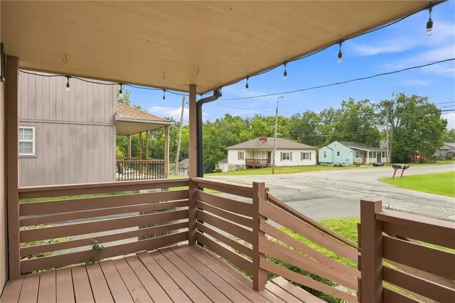 4216 NE 44th Street, Kansas City, MO 64117 - #3