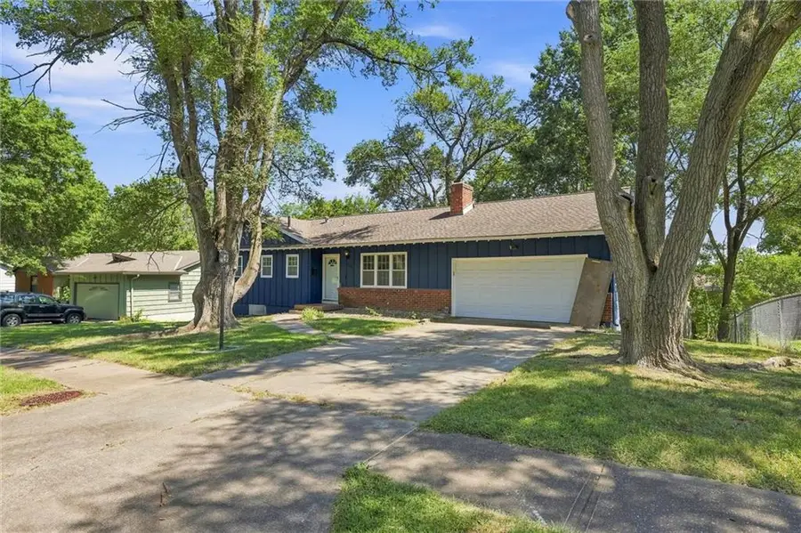 10007 Tracy Avenue, Kansas City, MO 64131 - #2