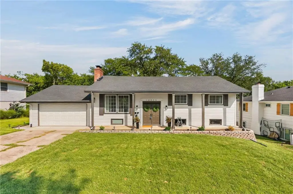 10923 Myrtle Avenue, Kansas City, MO 64137 - #1
