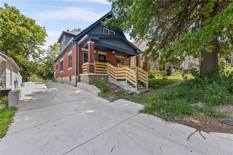 11 S Tremont Street, Kansas City, KS 66101 - #2