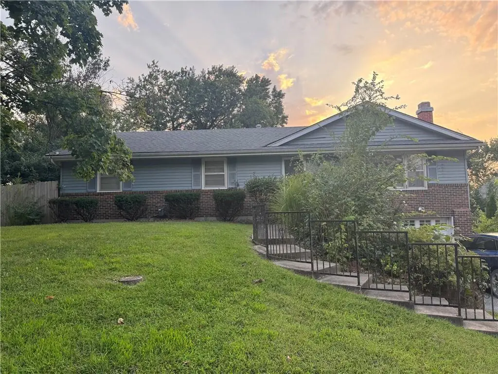 302 Wisconsin Avenue, Excelsior Springs, MO 64024 - #1