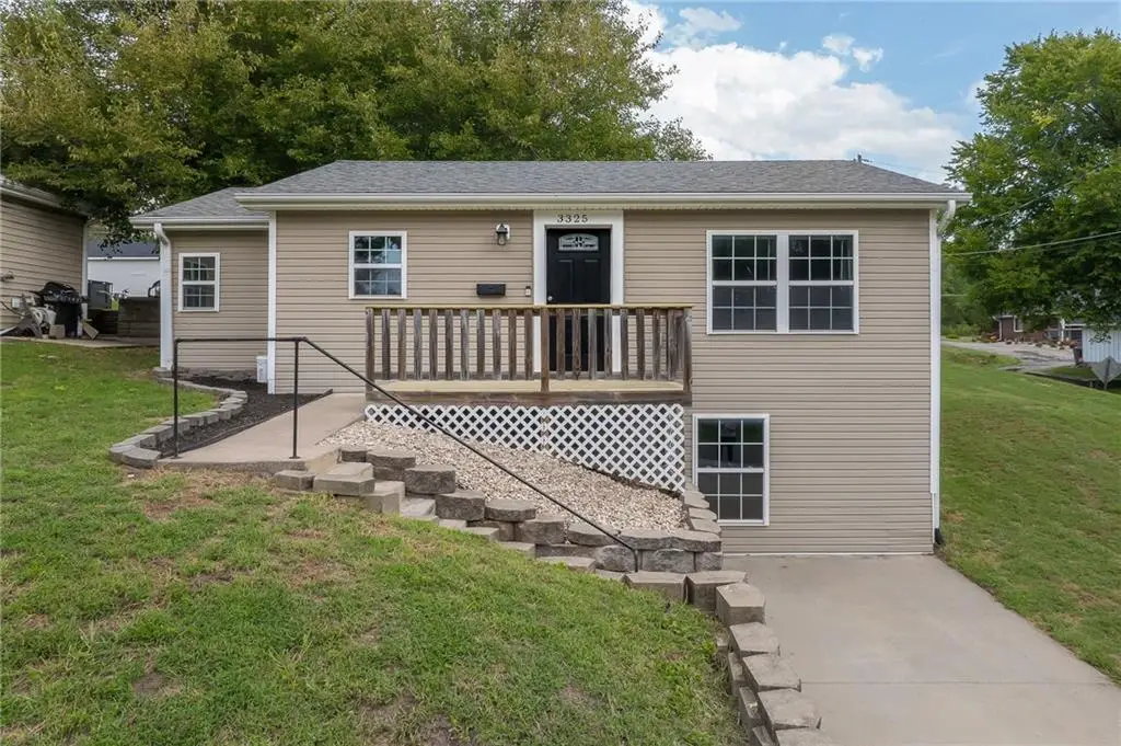 3325 Locust Street, Saint Joseph, MO 64501 - #1