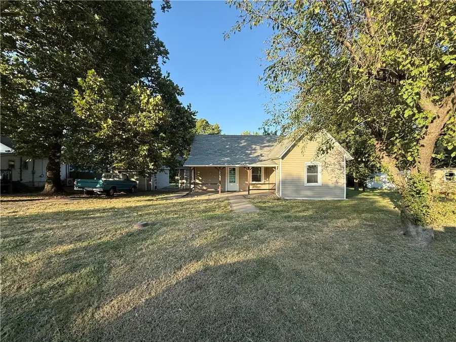 324 Main Street, Nortonville, KS 66060 - #3