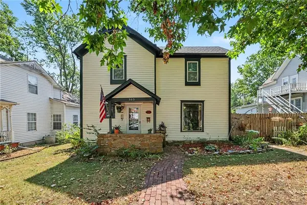 303 E Wea Street, Paola, KS 66071